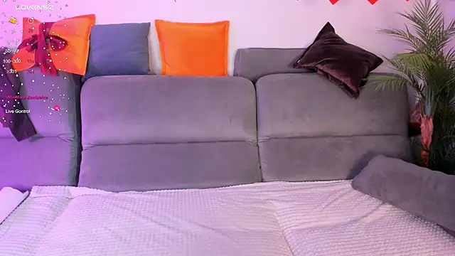 Snapshot of helen_ramsay chatting on 04/23/26, 03:03 helen ramsay online show from 04/23/26, 03:03