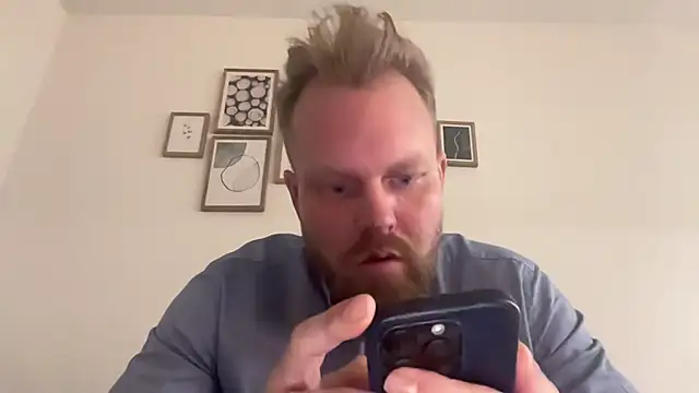 Snapshot of jerkoffwankster chatting on 01/06/25, 09:00 jerkoffwankster online show from 01/06/25, 09:00