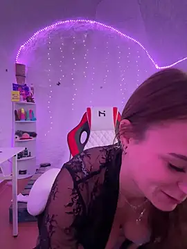 Snapshot of selenaluvv chatting on 12/09/24, 06:03 selenaluvv online show from 12/09/24, 06:03