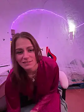 Snapshot of selenaluvv chatting on 12/11/24, 04:42 selenaluvv online show from 12/11/24, 04:42