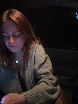 Snapshot of selenaluvv chatting on 02/02/25, 07:57 selenaluvv online show from 02/02/25, 07:57