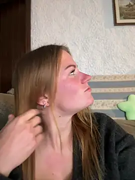 Snapshot of selenaluvv chatting on 01/14/26, 04:12 selenaluvv online show from 01/14/26, 04:12