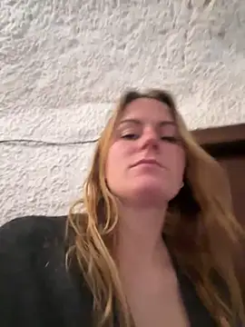 Snapshot of selenaluvv chatting on 01/16/26, 04:11 selenaluvv online show from 01/16/26, 04:11