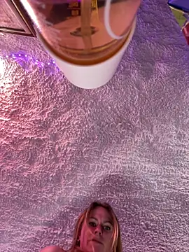 Snapshot of selenaluvv chatting on 04/03/26, 02:59 selenaluvv online show from 04/03/26, 02:59