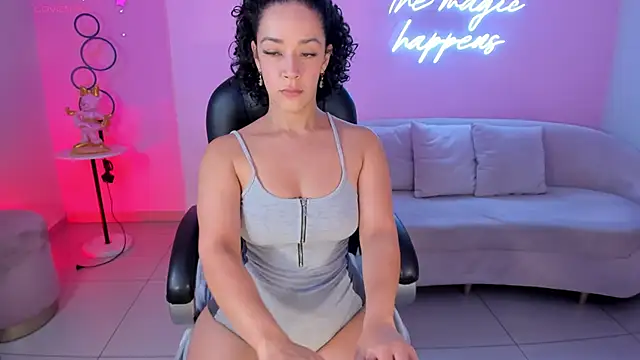 AlessaRomero online show from 02/04/25, 10:24