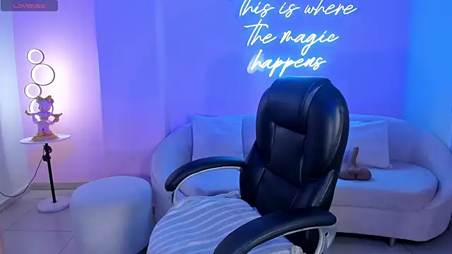 AlessaRomero online show from 10/23/25, 08:07