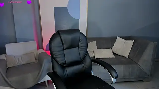 AlessaRomero online show from 02/18/26, 07:54