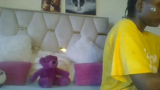 Snapshot of Fine_assie chatting on 03/17/25, 02:23 Fine assie online show from 03/17/25, 02:23