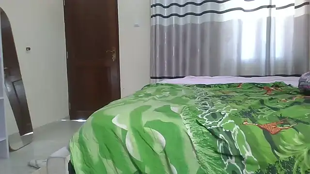 Snapshot of Fine_assie chatting on 03/13/26, 01:40 Fine assie online show from 03/13/26, 01:40