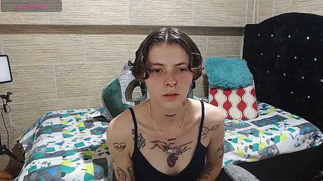 pretty cristal69 online show from 12/21/24, 01:15
