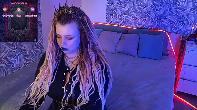 Miss Maya Mils online show from 07/04/26, 01:01