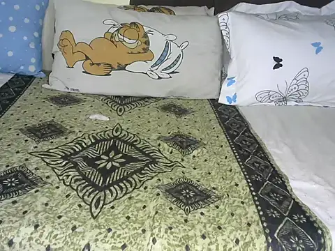 Snapshot of Bella_cute01 chatting on 02/24/25, 03:31 Bella cute01 online show from 02/24/25, 03:31