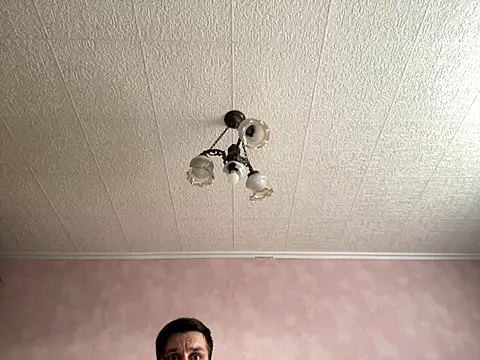 Snapshot of MaeltraJoy chatting on 09/27/25, 05:12 MaeltraJoy online show from 09/27/25, 05:12