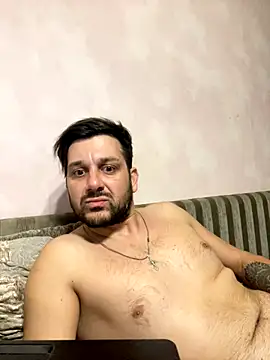 Snapshot of MaeltraJoy chatting on 10/07/25, 01:47 MaeltraJoy online show from 10/07/25, 01:47