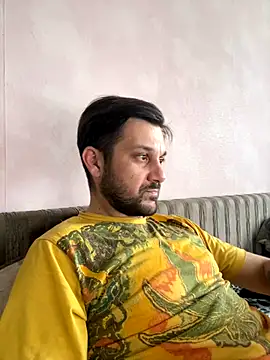 Snapshot of MaeltraJoy chatting on 10/24/25, 10:00 MaeltraJoy online show from 10/24/25, 10:00