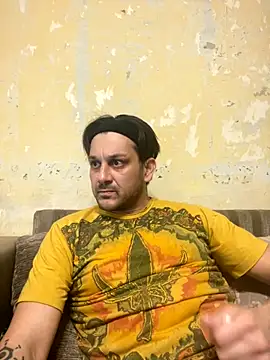 Snapshot of MaeltraJoy chatting on 12/16/25, 04:12 MaeltraJoy online show from 12/16/25, 04:12