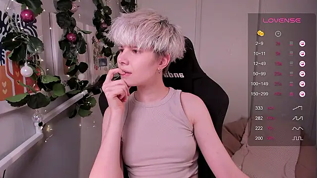 Snapshot of enigma_mia chatting on 12/05/24, 09:06 enigma mia online show from 12/05/24, 09:06