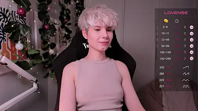 Snapshot of enigma_mia chatting on 12/06/24, 08:18 enigma mia online show from 12/06/24, 08:18