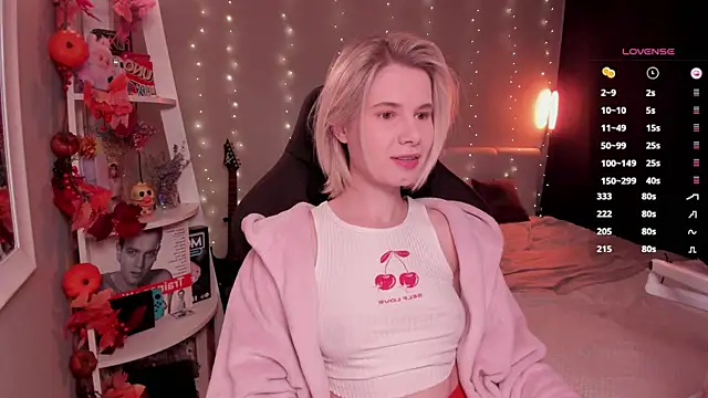 Snapshot of enigma_mia chatting on 10/19/25, 09:21 enigma mia online show from 10/19/25, 09:21