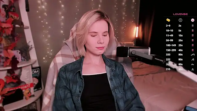 Snapshot of enigma_mia chatting on 11/10/25, 08:46 enigma mia online show from 11/10/25, 08:46