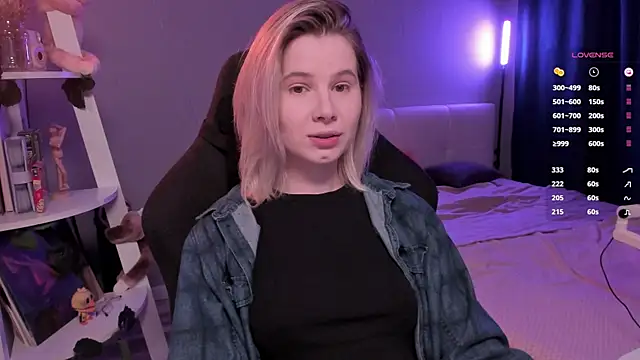 Snapshot of enigma_mia chatting on 04/18/26, 10:30 enigma mia online show from 04/18/26, 10:30