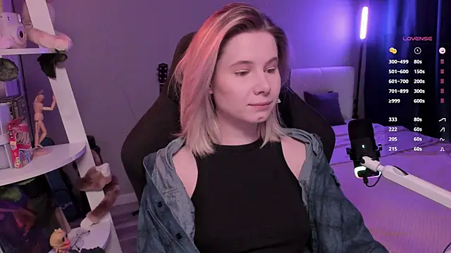 Snapshot of enigma_mia chatting on 04/24/26, 11:01 enigma mia online show from 04/24/26, 11:01