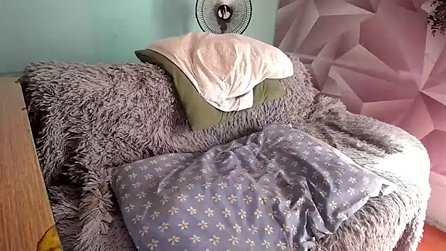 Snapshot of krityn_12 chatting on 10/29/25, 01:02 krityn 12 online show from 10/29/25, 01:02