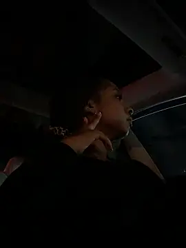 Snapshot of Your_Paris chatting on 11/04/25, 11:59 Your Paris online show from 11/04/25, 11:59