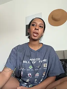 Your Paris online show from 01/18/26, 05:50