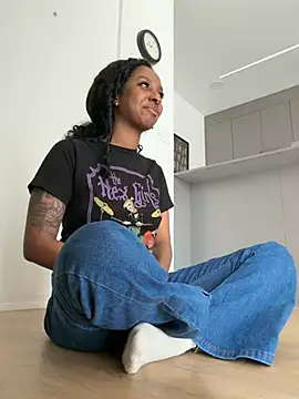 Your Paris online show from 03/31/26, 04:40