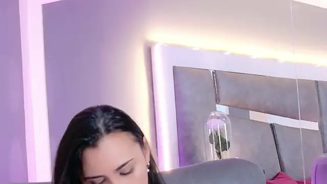 Snapshot of Evangeline_Taylorr chatting on 06/24/26, 02:27 Evangeline Taylorr online show from 06/24/26, 02:27