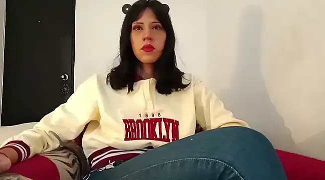 Snapshot of lucydreamm chatting on 12/22/24, 08:58 lucydreamm online show from 12/22/24, 08:58