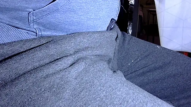 Snapshot of by-panic chatting on 03/15/26, 08:37 by-panic online show from 03/15/26, 08:37