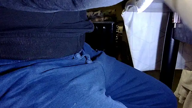 Snapshot of by-panic chatting on 03/25/26, 09:10 by-panic online show from 03/25/26, 09:10