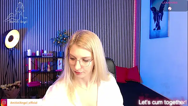 Snapshot of Amitiel_Angel chatting on 03/15/25, 08:10 Amitiel Angel online show from 03/15/25, 08:10