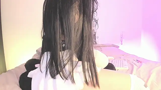 Snapshot of annie_gh chatting on 06/14/26, 01:46 annie gh online show from 06/14/26, 01:46