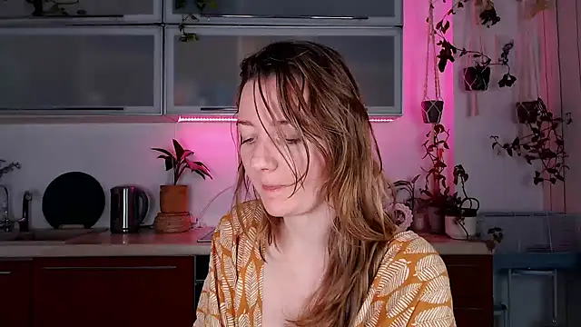 Elly Helly online show from 12/07/24, 08:38