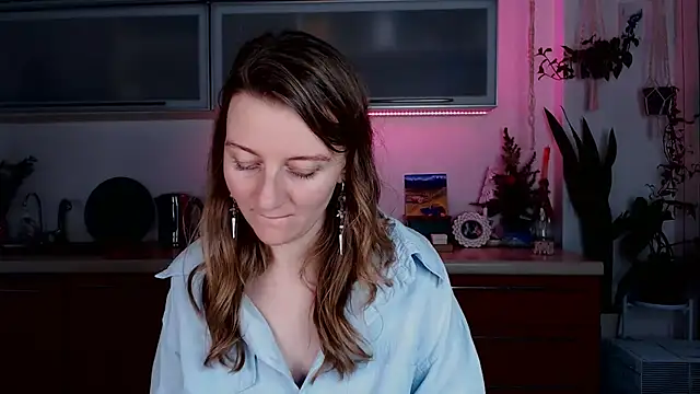 Elly Helly online show from 01/11/25, 09:04