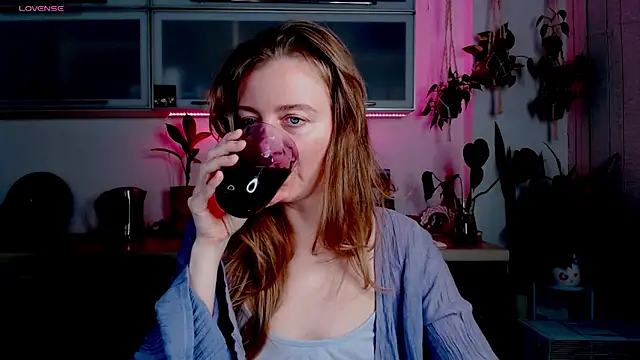 Elly Helly online show from 11/17/25, 08:47