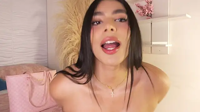 Snapshot of IsabelleFoxx_ chatting on 07/02/26, 10:27 IsabelleFoxx online show from 07/02/26, 10:27