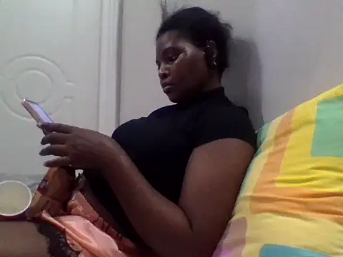 Snapshot of queenzuena chatting on 07/04/26, 08:04 queenzuena online show from 07/04/26, 08:04