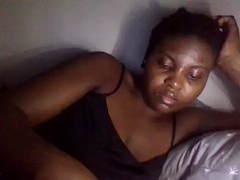 Snapshot of queenzuena chatting on 07/28/26, 10:42 queenzuena online show from 07/28/26, 10:42