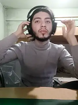 Snapshot of kleineid77 chatting on 12/18/24, 03:00 kleineid77 online show from 12/18/24, 03:00