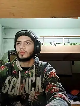 Snapshot of kleineid77 chatting on 12/29/24, 11:39 kleineid77 online show from 12/29/24, 11:39