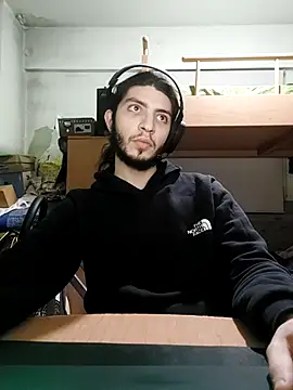 Snapshot of kleineid77 chatting on 01/03/25, 11:33 kleineid77 online show from 01/03/25, 11:33