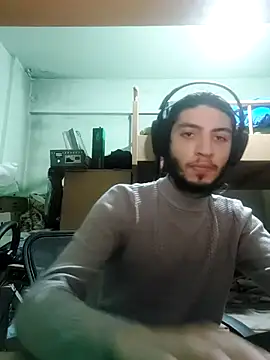 Snapshot of kleineid77 chatting on 01/14/25, 03:57 kleineid77 online show from 01/14/25, 03:57