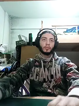 Snapshot of kleineid77 chatting on 01/25/25, 03:41 kleineid77 online show from 01/25/25, 03:41