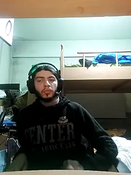 Snapshot of kleineid77 chatting on 02/11/25, 08:10 kleineid77 online show from 02/11/25, 08:10