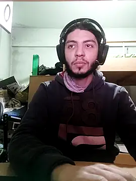 Snapshot of kleineid77 chatting on 02/25/25, 05:15 kleineid77 online show from 02/25/25, 05:15