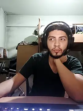 Snapshot of kleineid77 chatting on 11/02/25, 03:36 kleineid77 online show from 11/02/25, 03:36